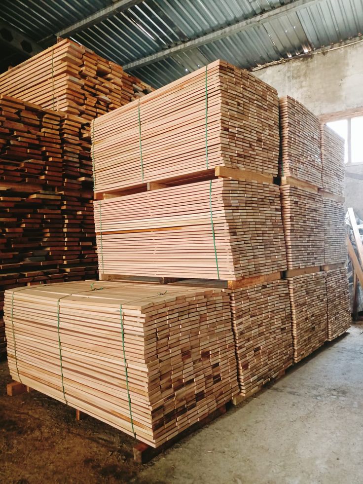 European hardwood board showing natural grain pattern